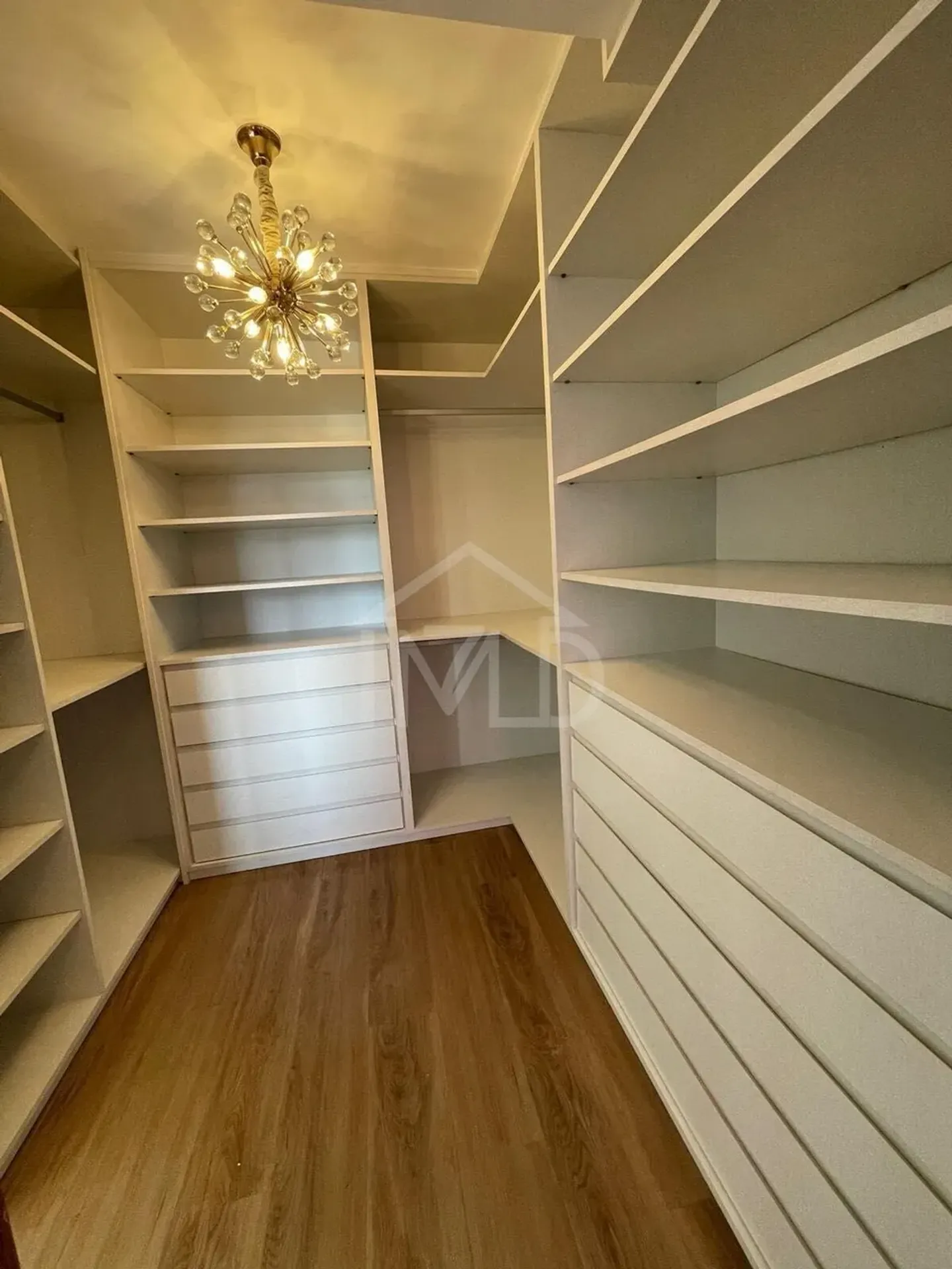 Casa com 5 suítes e cozinha integrada, com 330 m² — photo 23