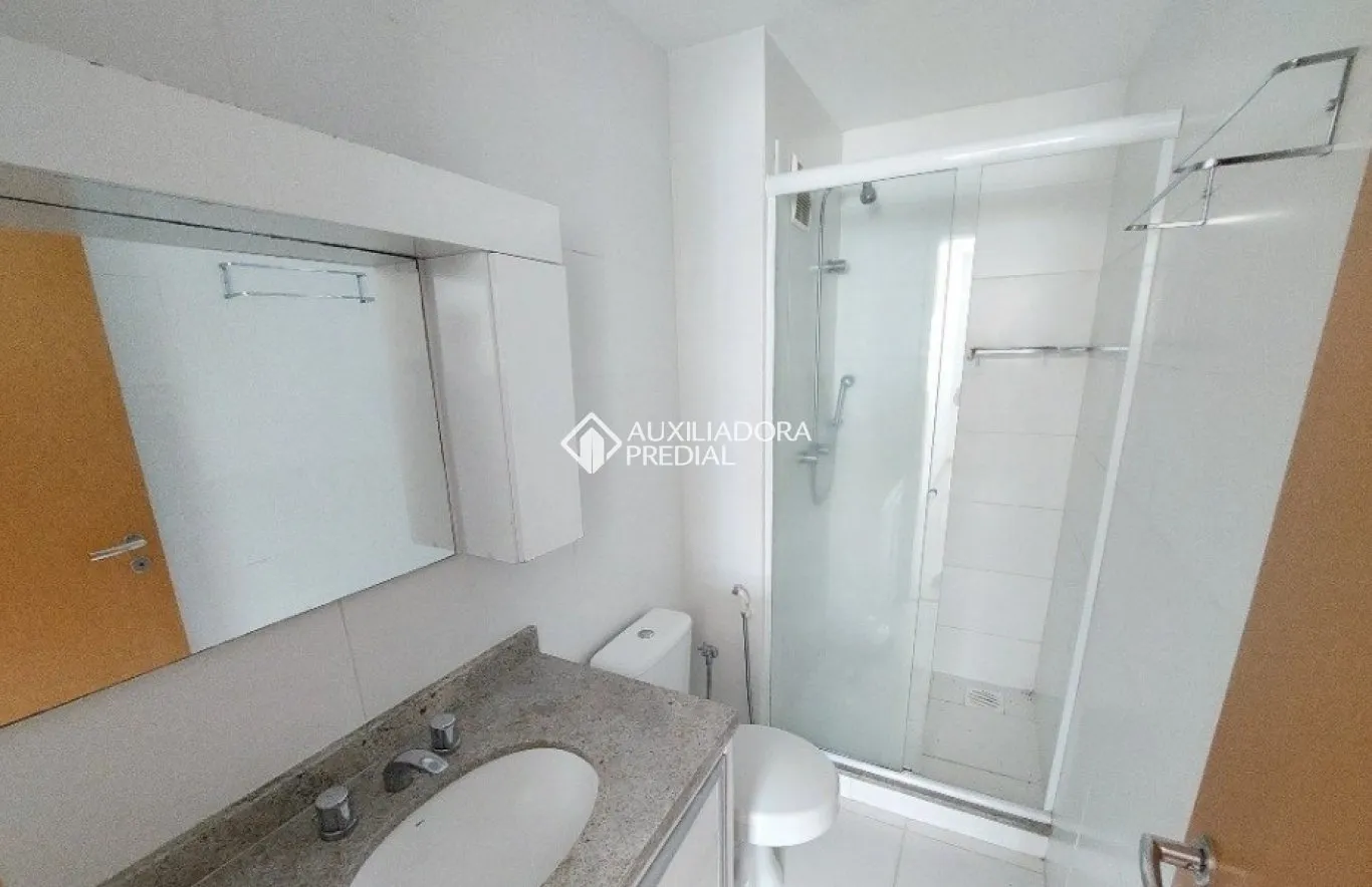 Apartment with open-plan kitchen and private garden — photo 6