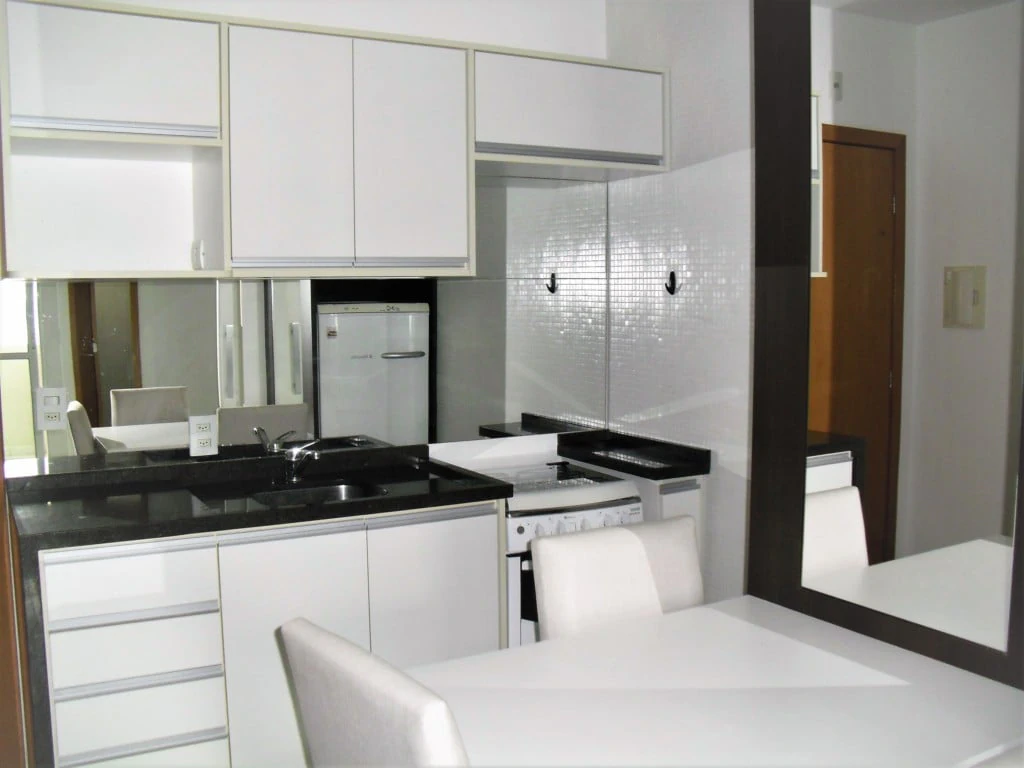 Студия 37 м² с панорамными окнами и застеклённым балконом — photo 11