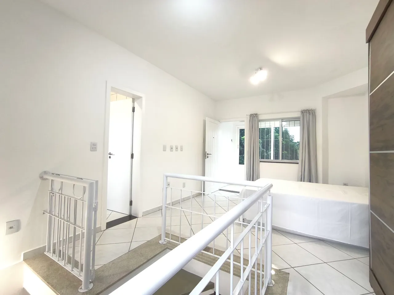 One-bedroom apartment in a building with a pool — photo 6