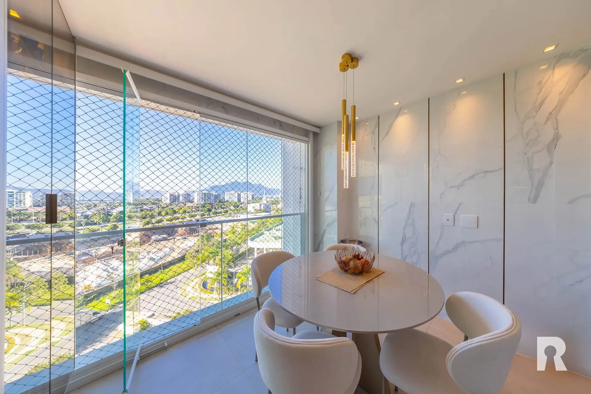 Apartamento mobiliado com 3 quartos e 4 banheiros — photo 21