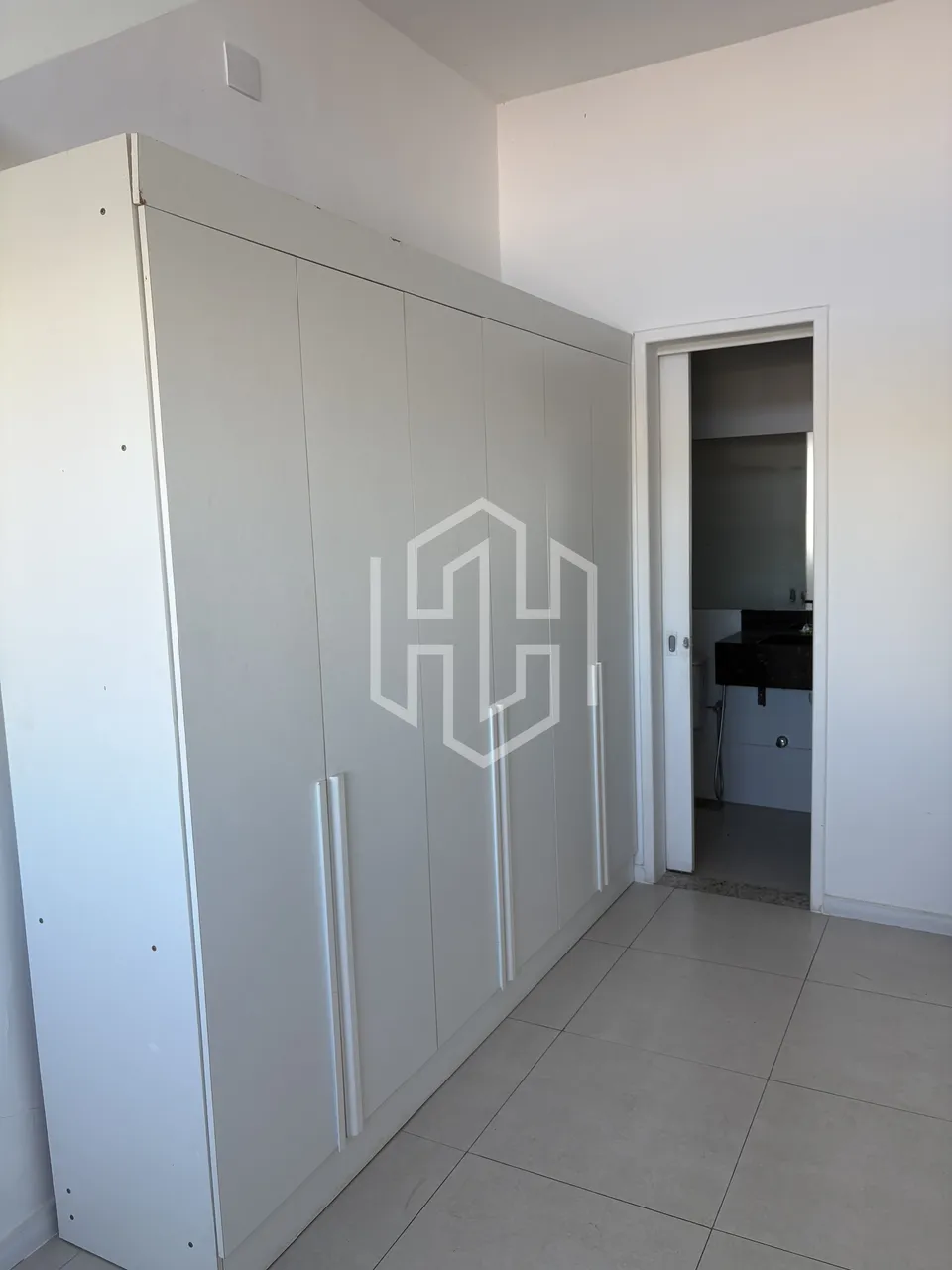 Apartamento sem mobília com 3 dormitórios e cozinha americana — photo 6
