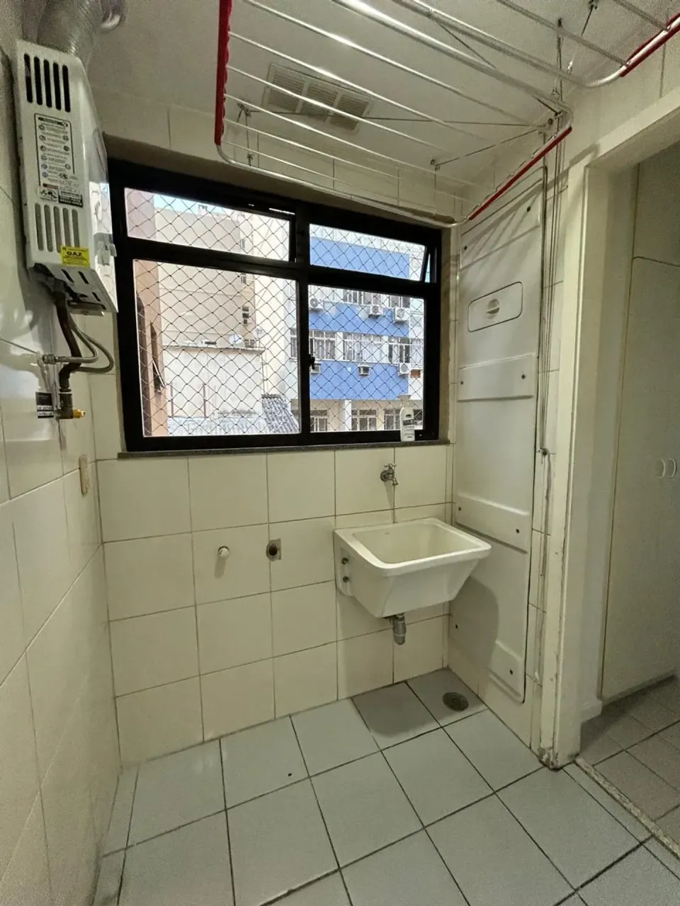 Unfurnished apartment with 3 bedrooms and 2 parking spots — photo 5