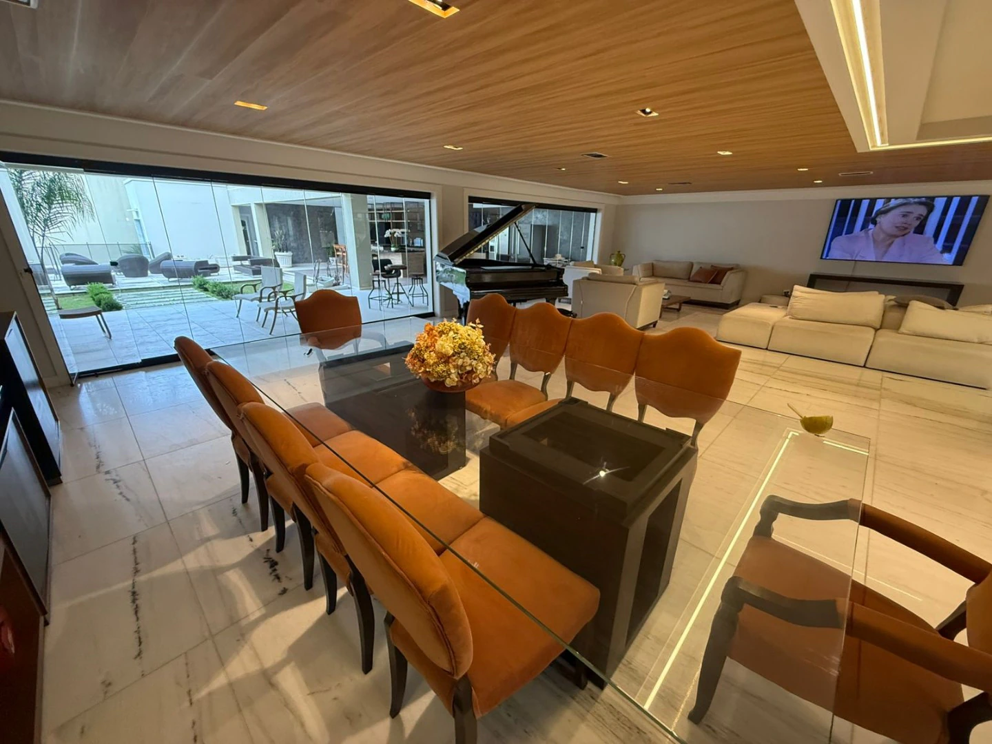 Furnished house with 5 en-suite bedrooms and 600 m² — photo 13
