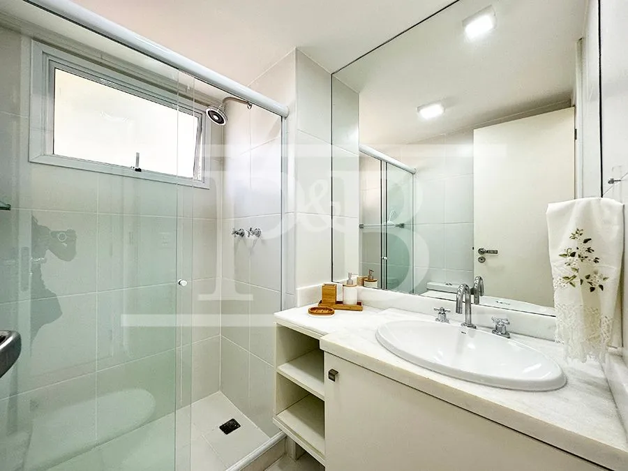 Furnished 2-bedroom apartment with 90 m² and parking — photo 33