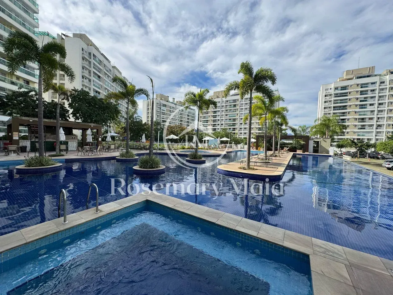 Duplex penthouse with 4 bedrooms and city view — photo 36