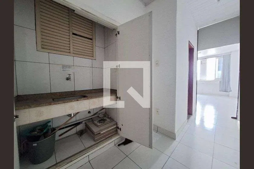 1-bedroom apartment with 30 m² and a compact kitchenette — photo 12