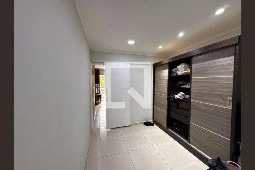 House with 3 en-suites and 3 parking spots, 270 m² — photo 27