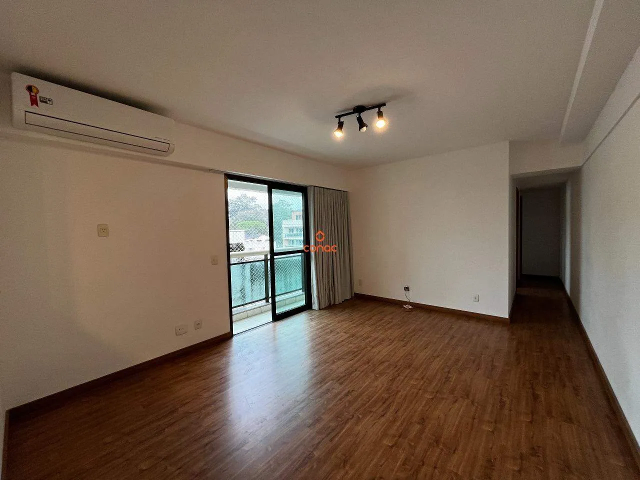 Apartamento com 2 quartos e 2 banheiros e 1 vaga