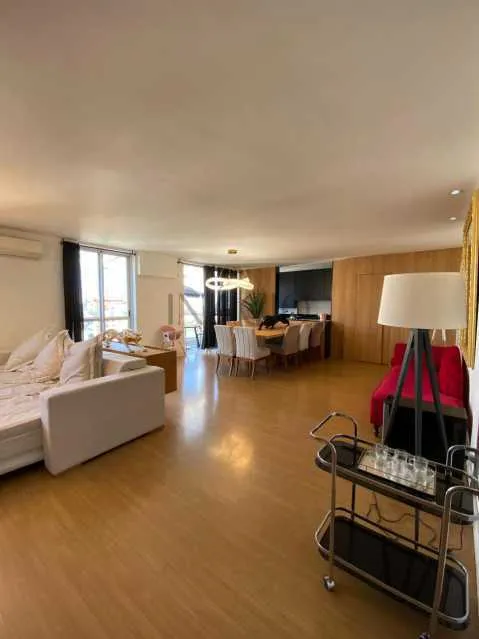 Furnished apartment with 4 bedrooms and a closed kitchen — photo 3