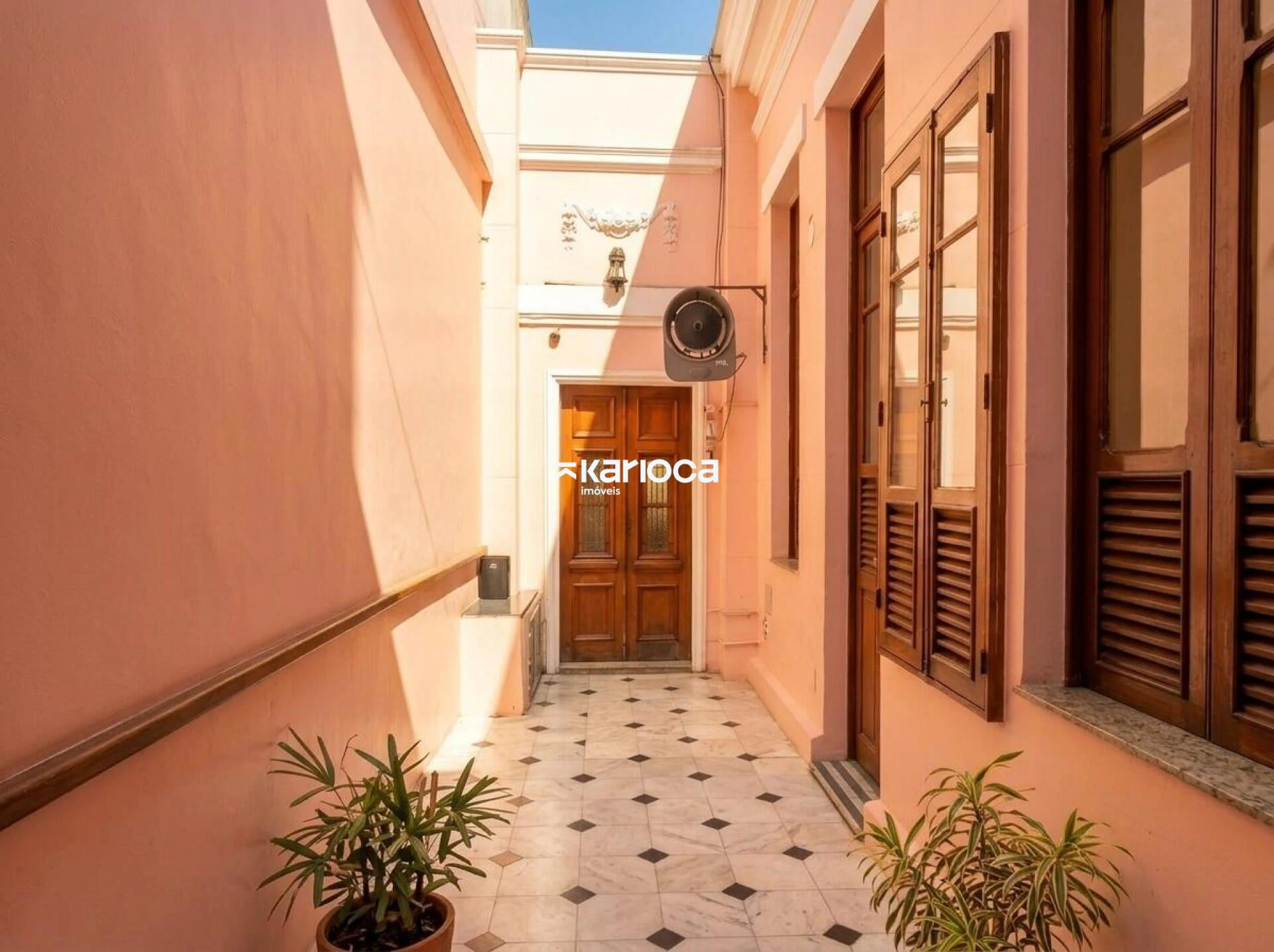 4-bedroom apartment with a washing machine — photo 11