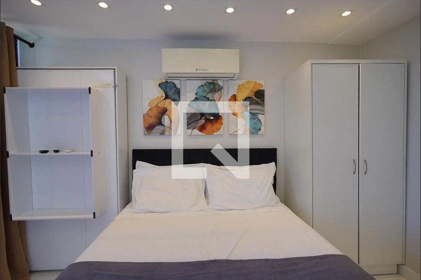 Furnished 1-bedroom apartment with built-in wardrobes — photo 3
