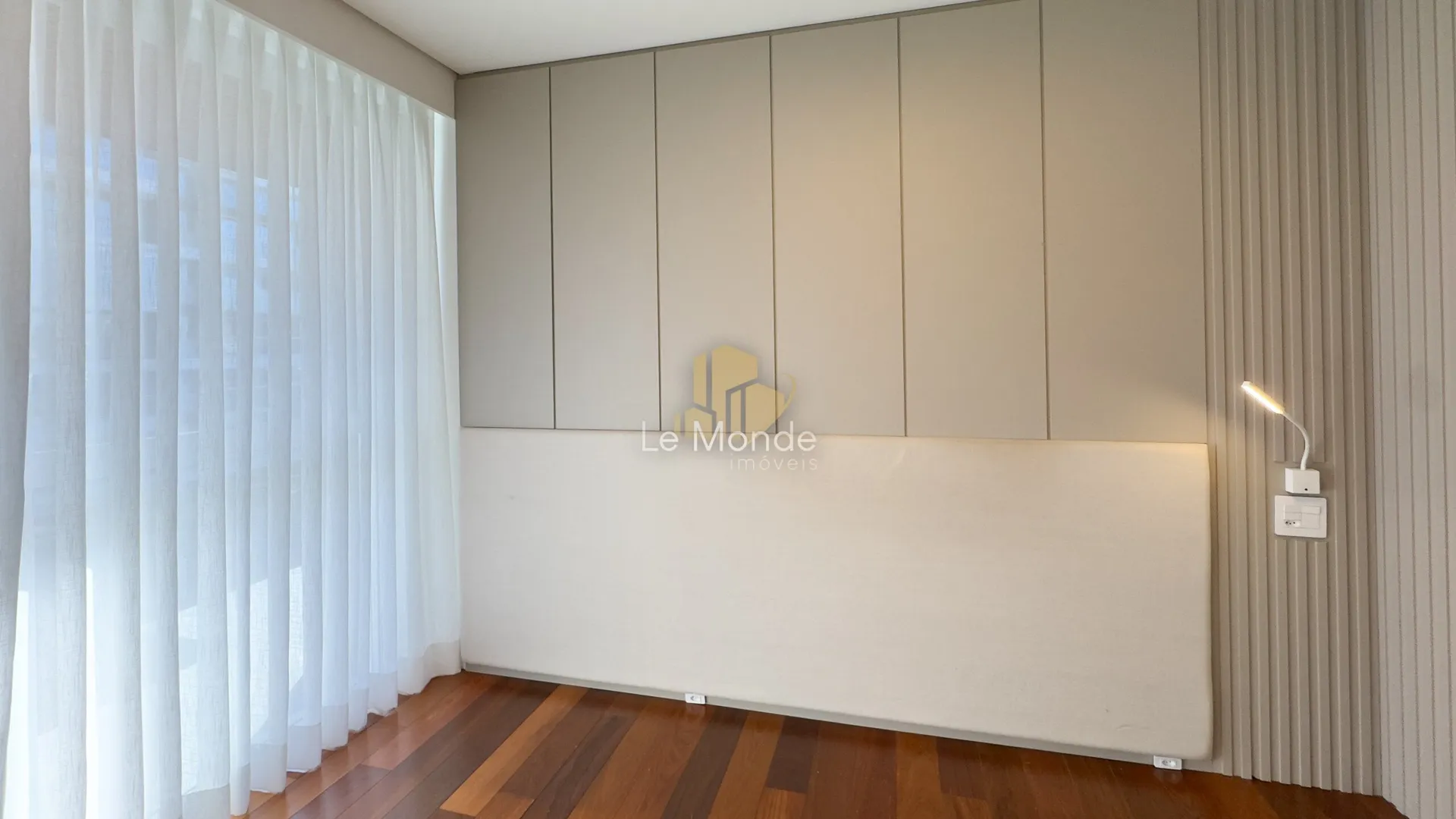Duplex apartment with 3 bedrooms and 156 m² — photo 34
