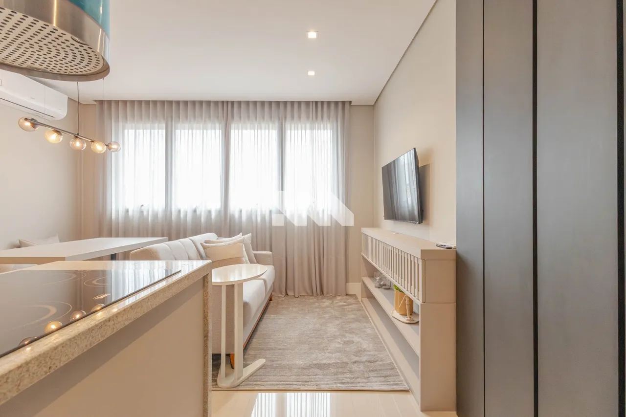 Furnished 1-bedroom apartment with open-plan kitchen — photo 7