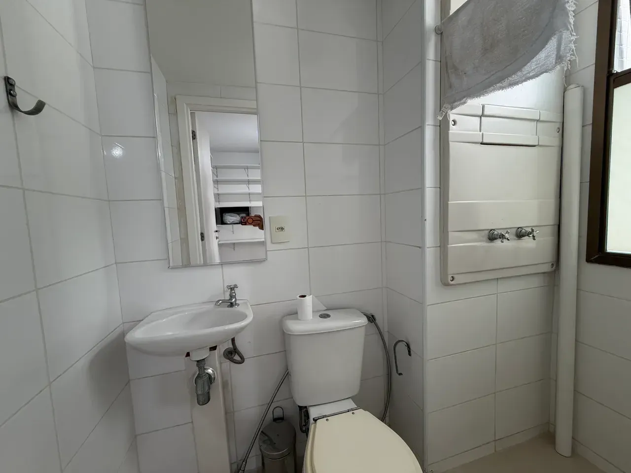 Furnished 3-bedroom apartment with open-plan kitchen — photo 17