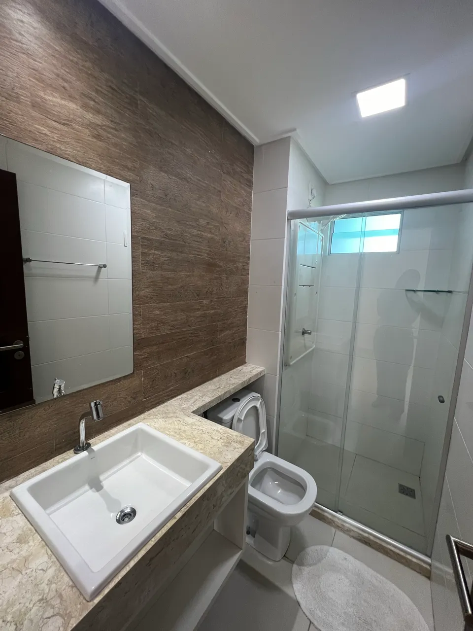 1-bedroom apartment with 24-hour concierge service — photo 5