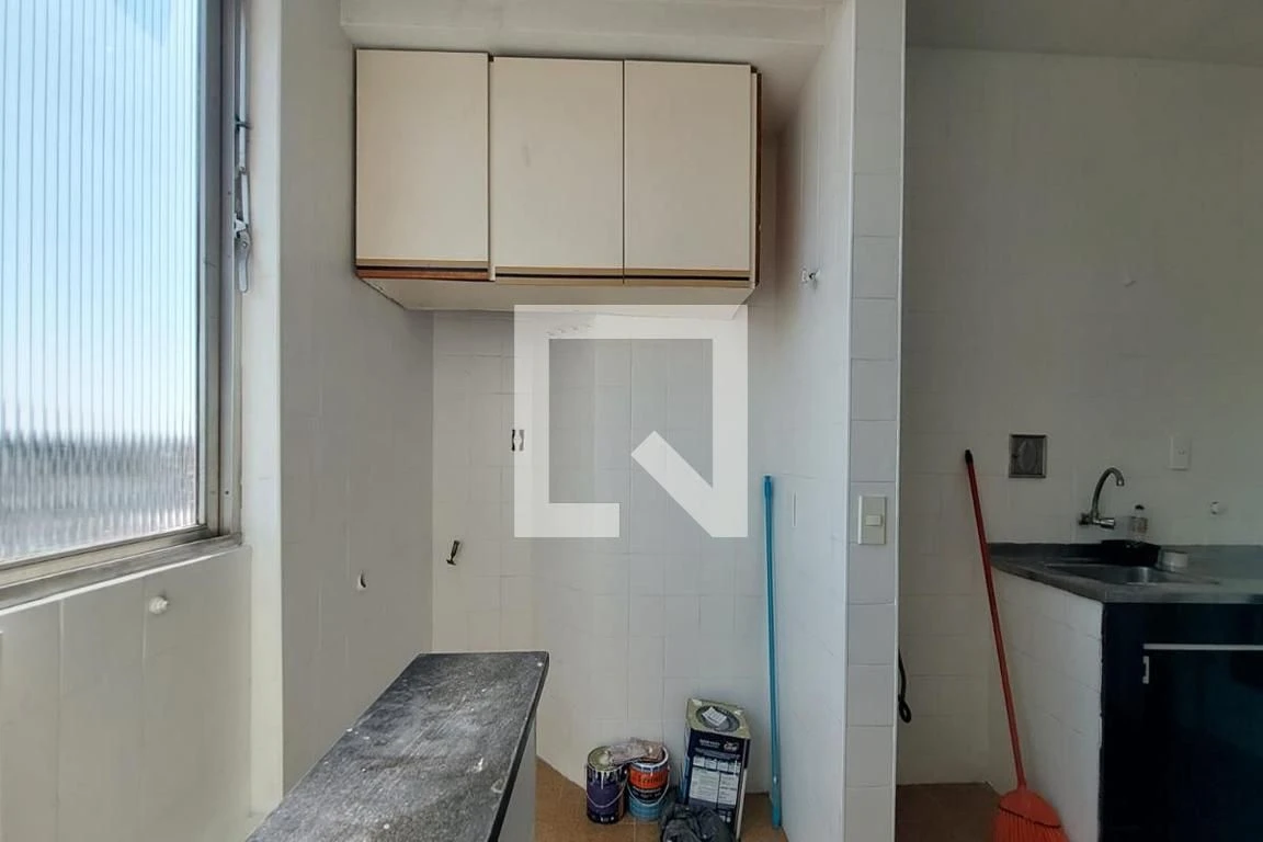 2-bedroom apartment in a building with a pool — photo 78