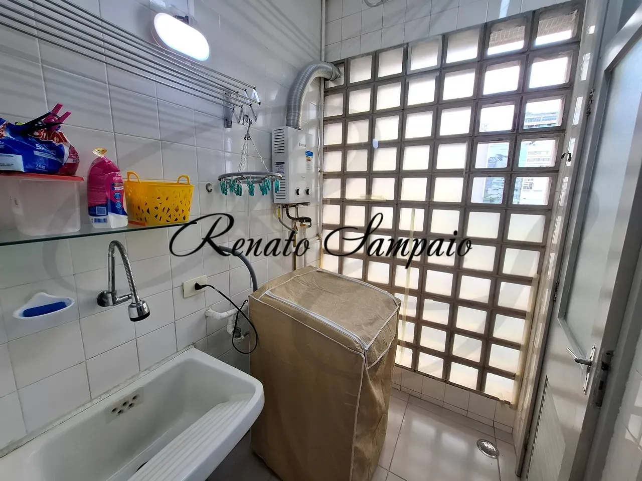 56 m² apartment with a home office and a washing machine — photo 11