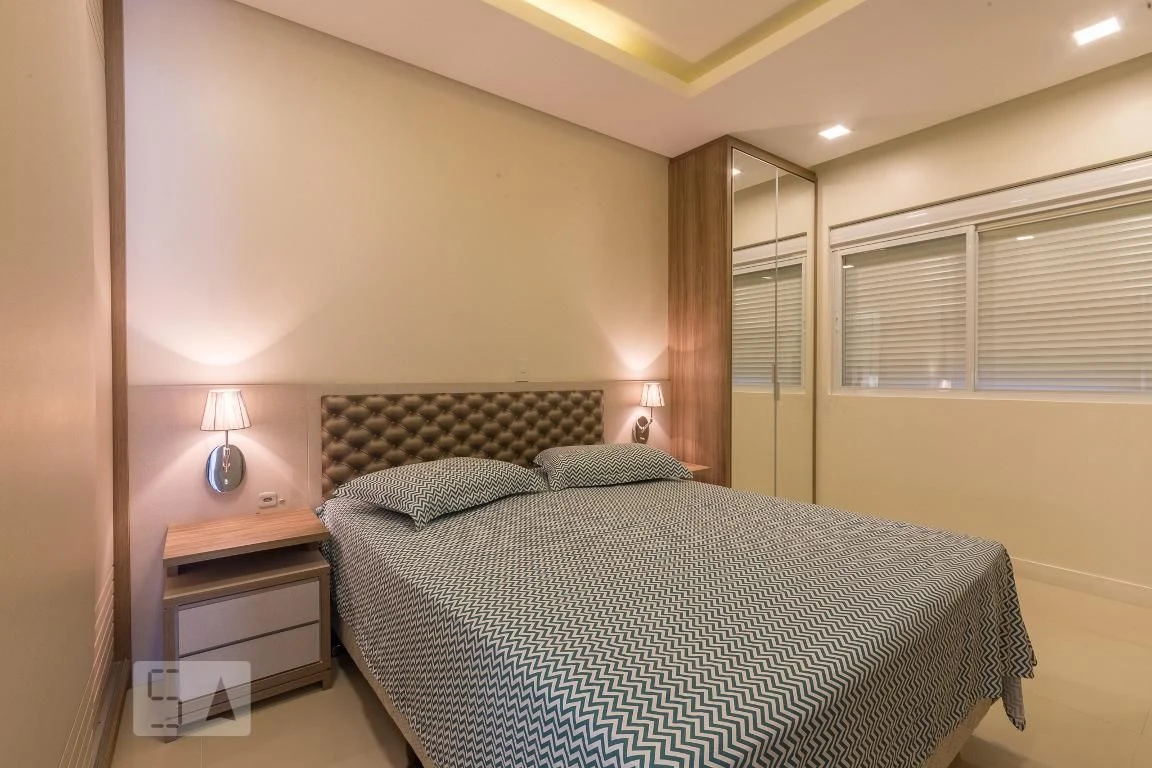 Glass-enclosed balcony in a 2-bedroom apartment, 189 m² — photo 10