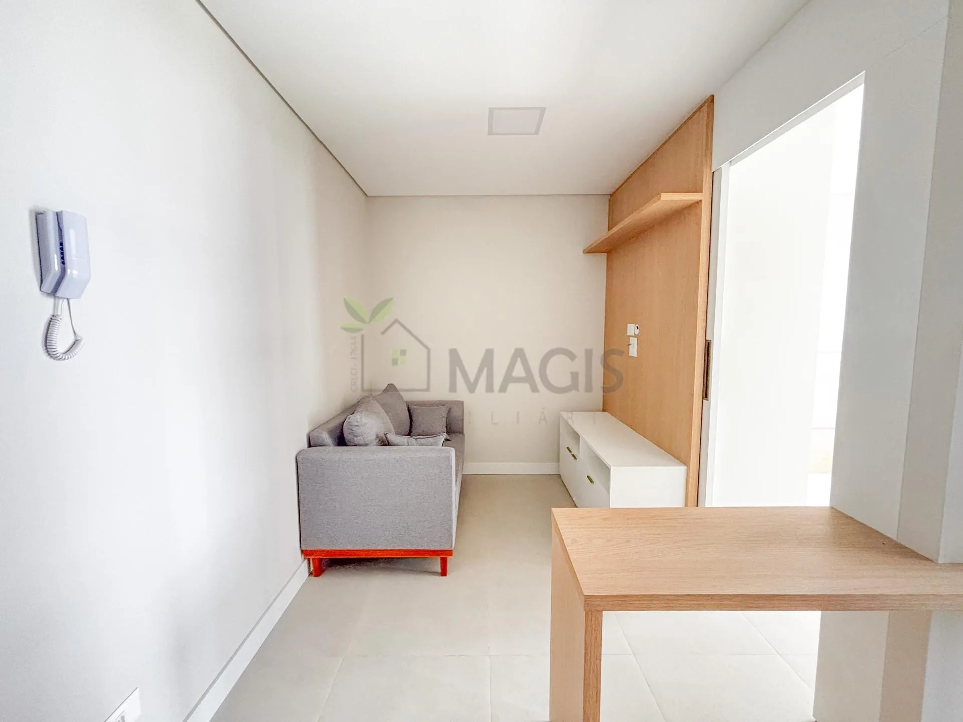 Balcony with a grill in a one-bedroom apartment, 30 m²