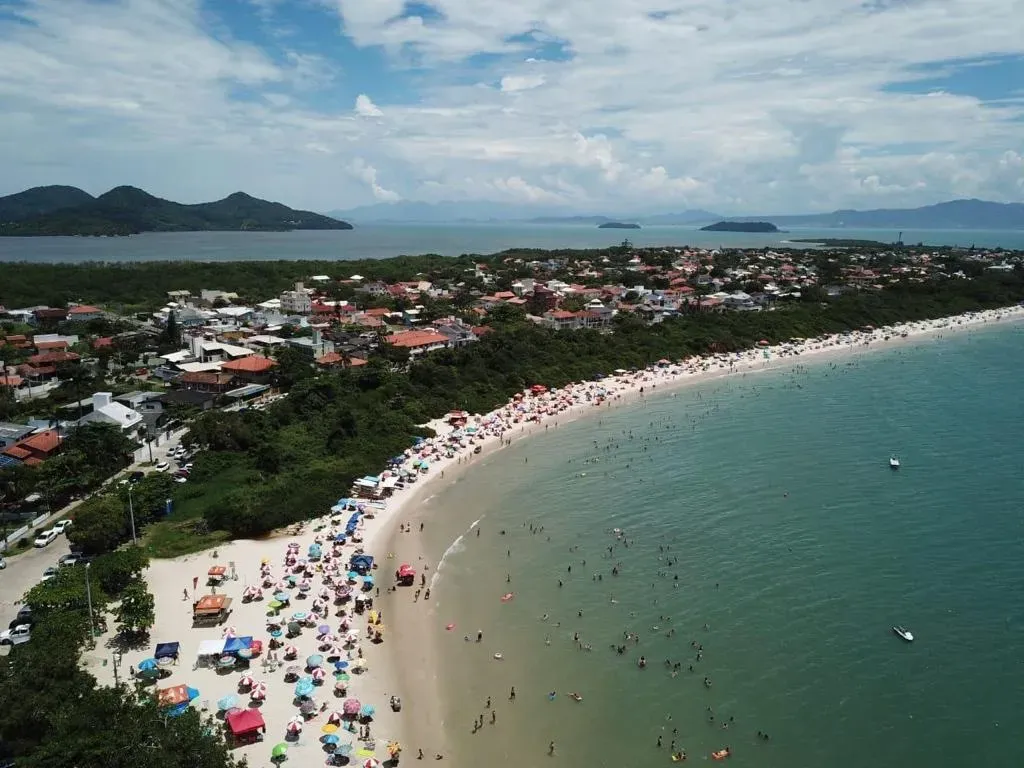 Casa com 5 quartos, 3 suítes e piscina ao ar livre — photo 10
