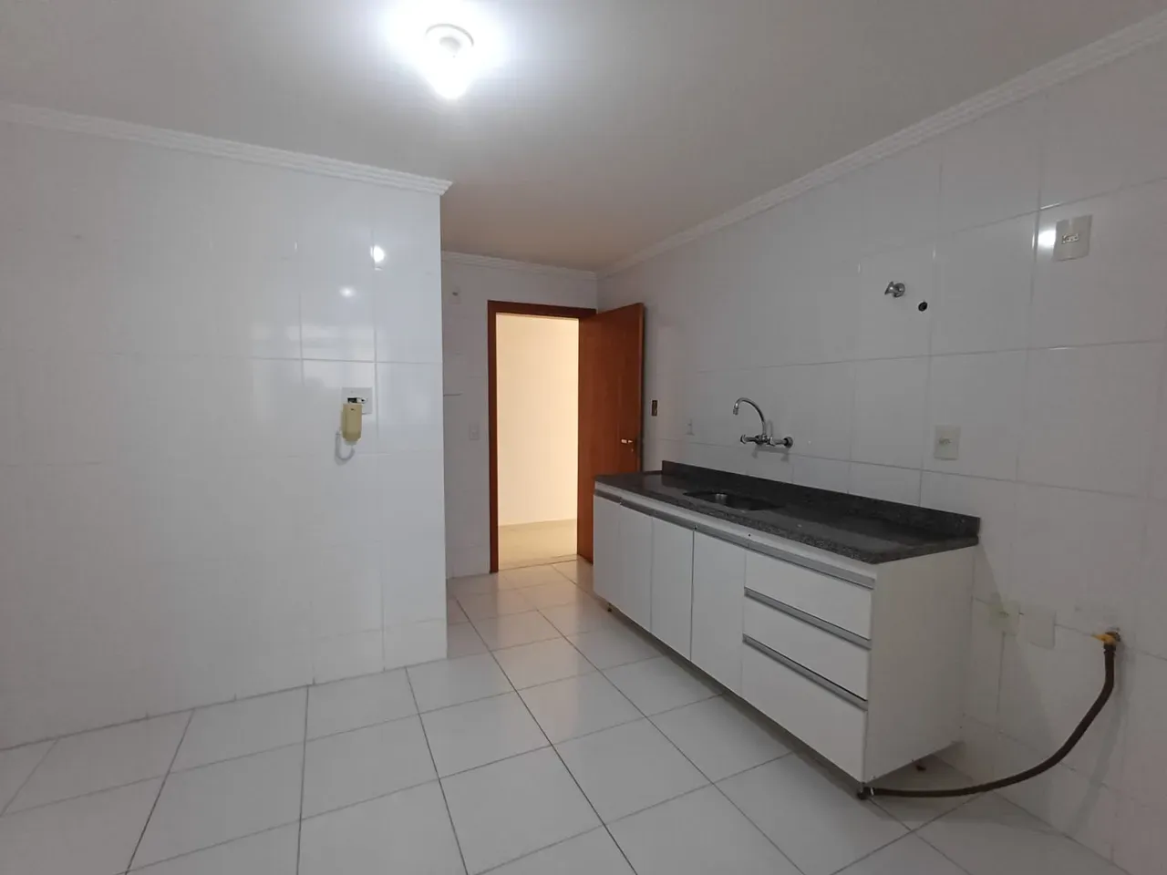 2-bedroom apartment, 1 with its own bathroom, 98 m² — photo 10