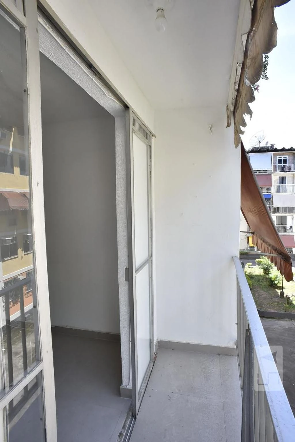 2-bedroom apartment with a washing machine — photo 12