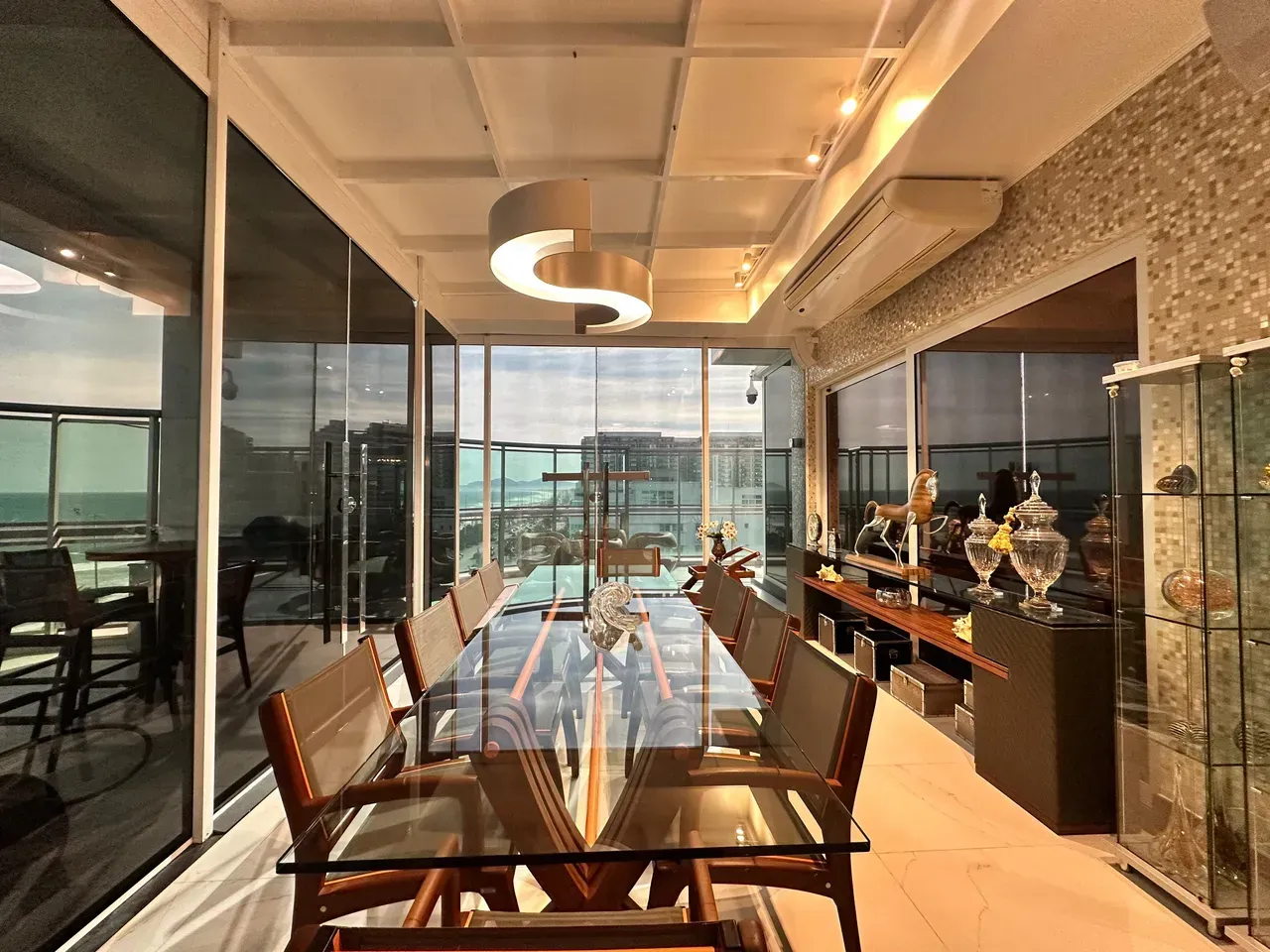 Furnished 4-bedroom apartment with 800 m² and 5 baths — photo 4