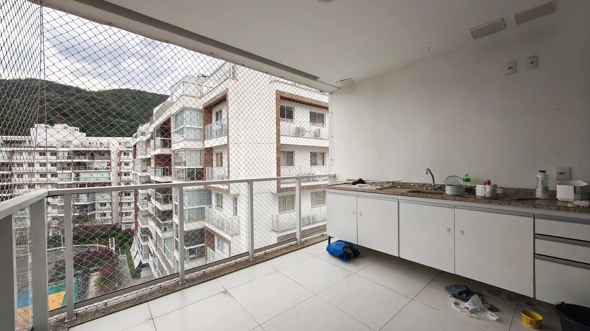 Unfurnished apartment with 2 bedrooms and 2 bathrooms — photo 25