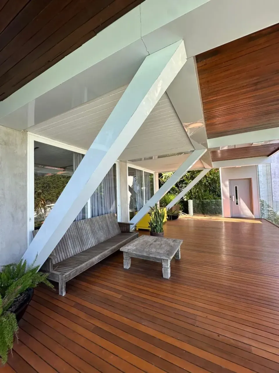 Furnished house with 4 bedrooms, balcony and 5 bathrooms — photo 18