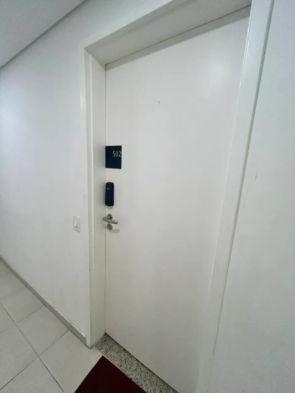 Furnished 2-bedroom apartment with a balcony — photo 18