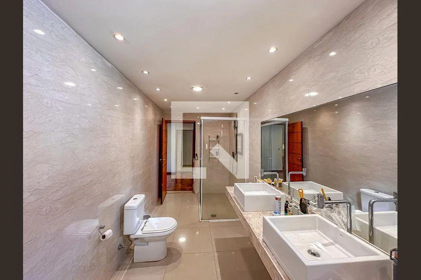 Мебльований будинок з 3 спальнями та 810 м² — photo 36