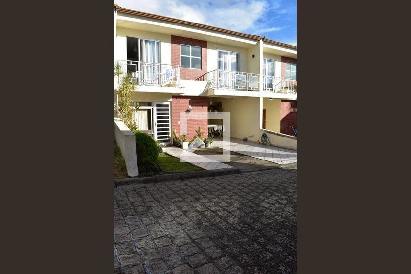 3-bedroom house with a walk-in closet in Curitiba — photo 15