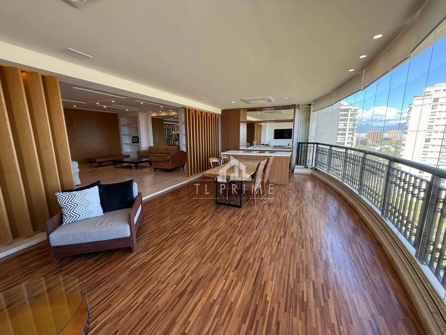 4-suite apartment with 555 m² and 5 parking spaces — photo 31