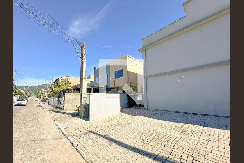 One-bedroom, 30 m² apartment in Florianópolis — photo 2