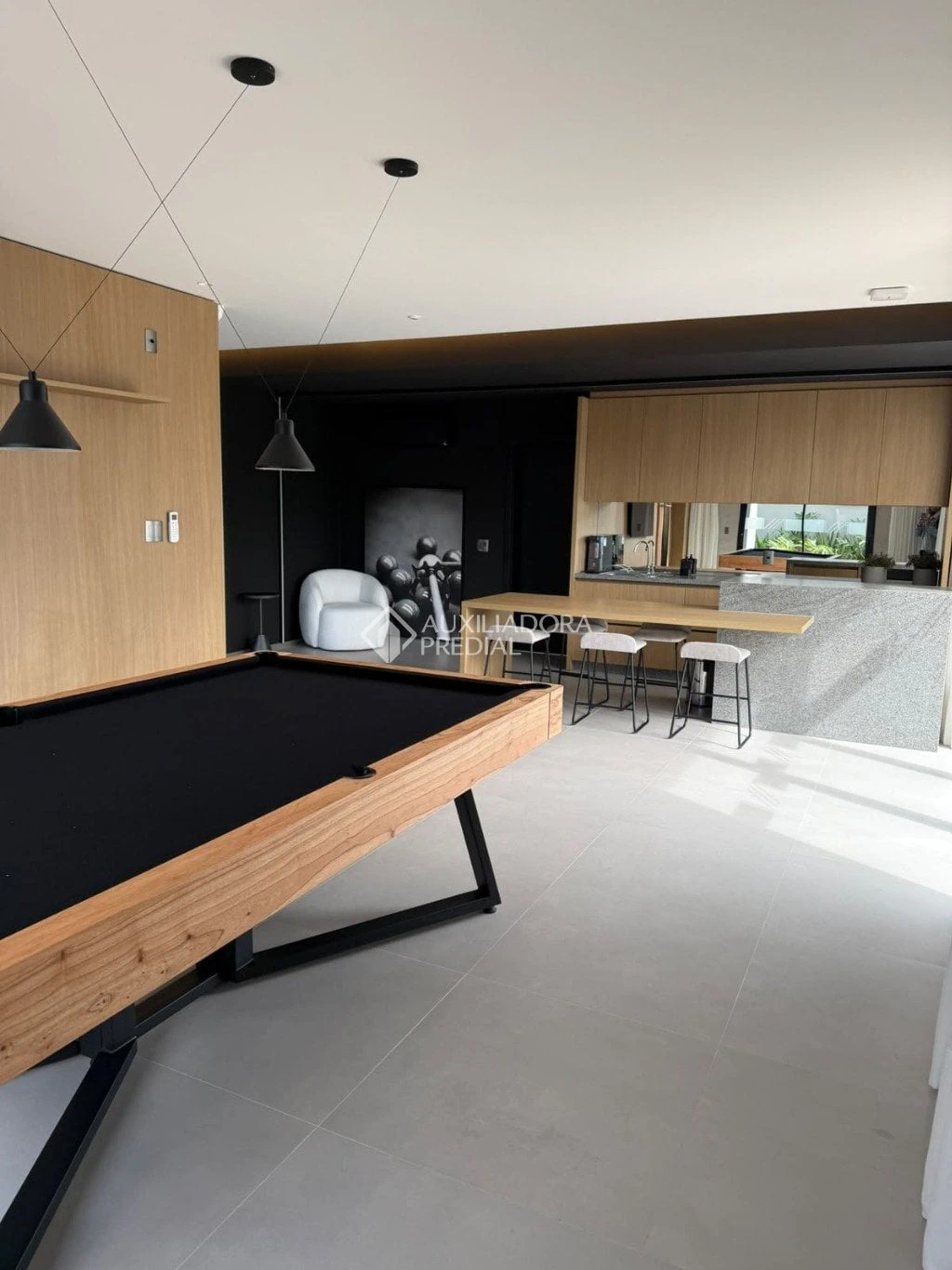 2-bedroom apartment in a building with a gym — photo 24