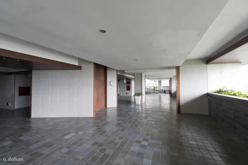Residential apartment with 4 bedrooms and 5 bathrooms — photo 22