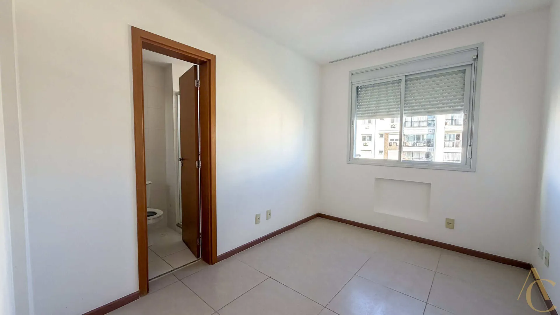 Furnished apartment with 3 en-suite bedrooms — photo 52