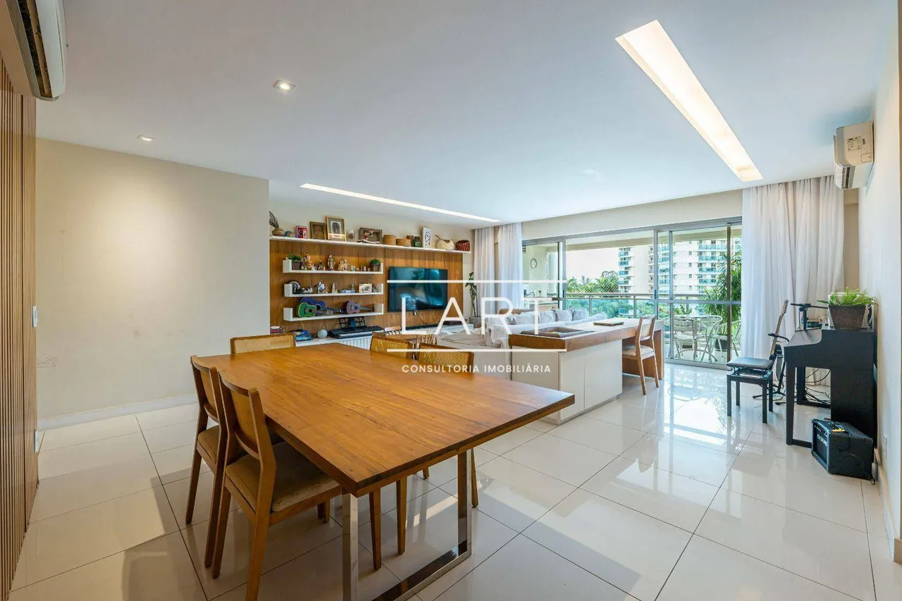 4-bedroom apartment with gas open-plan kitchen and 233 m² — photo 3