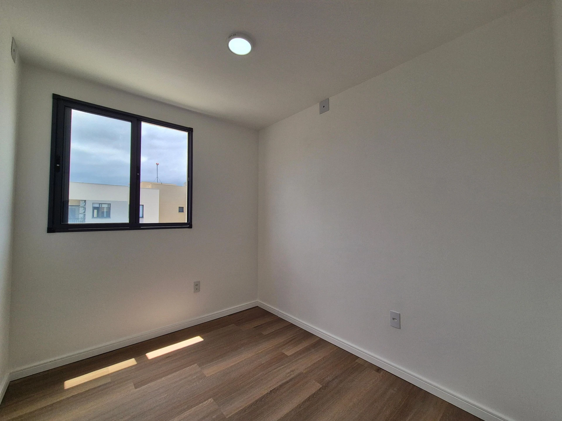 Apartamento de 2 quartos em condomínio com academia — photo 11