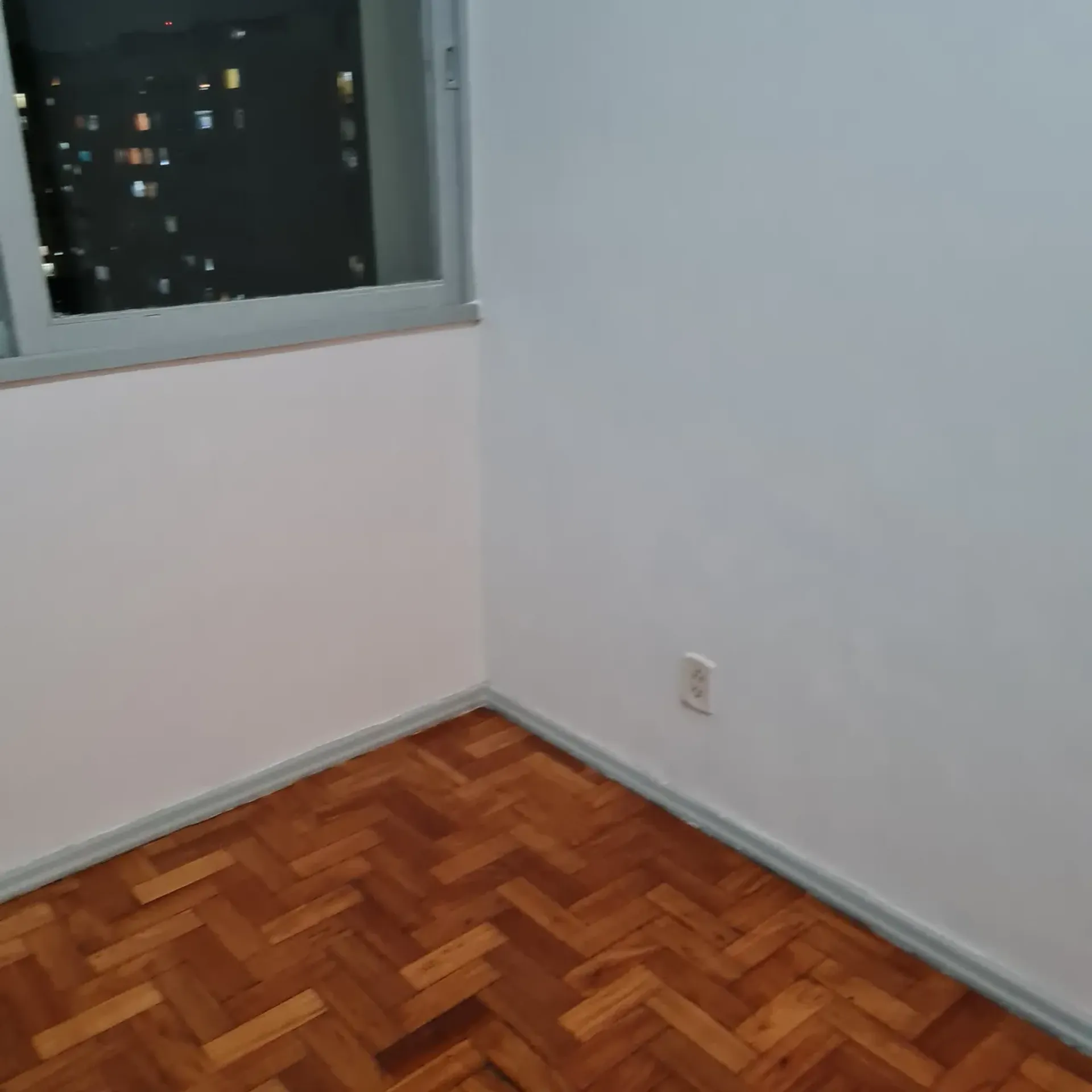 Apartment on the 9th floor with wood or laminate floors — photo 6