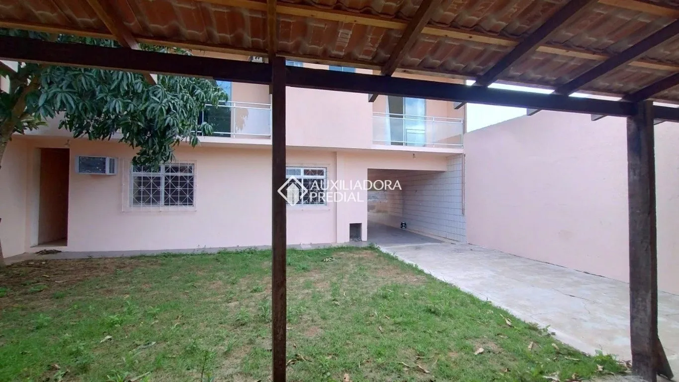 200 m² house with a bathtub and a glass-enclosed balcony — photo 28