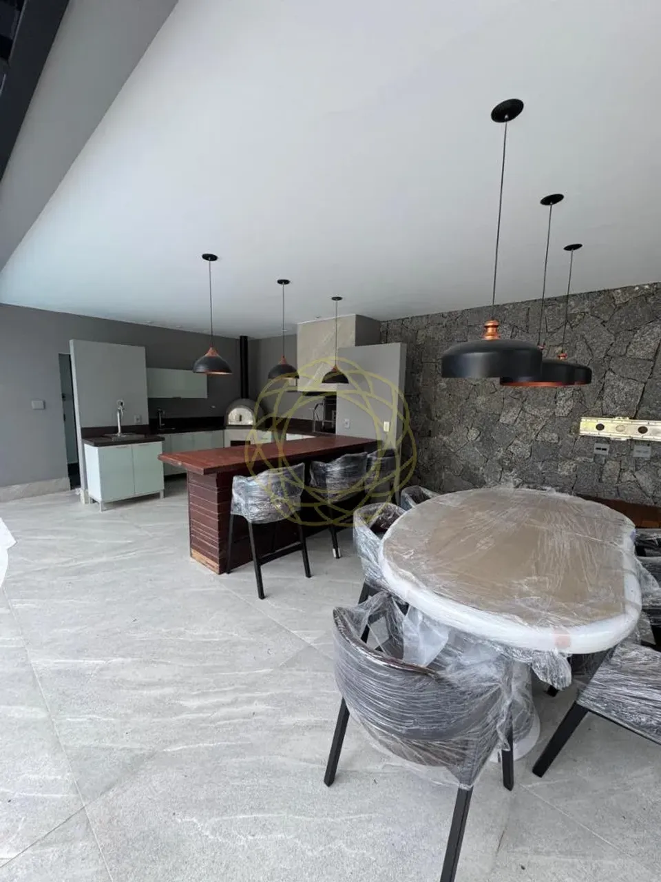 House with 5 bedrooms and 5 bathrooms with gas kitchen — photo 11