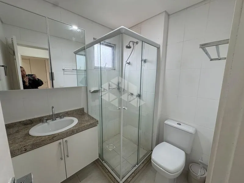 Furnished apartment, 150 m², with a glass-enclosed balcony — photo 25