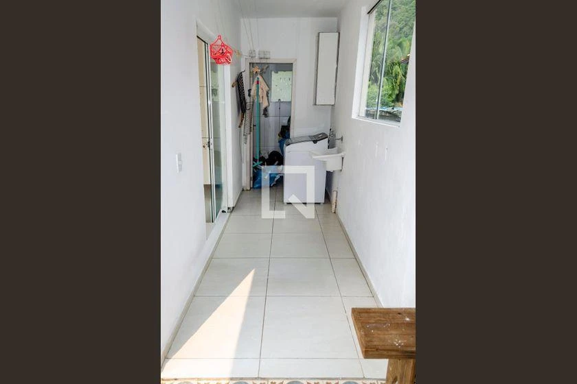 120 m² house with a mountain view and a washing machine — photo 19