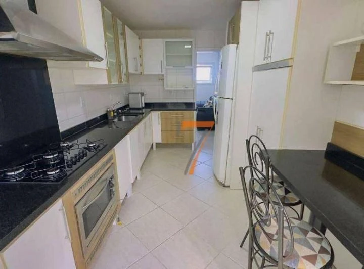 Apartamento mobiliado com 2 dormitórios e 540 m²