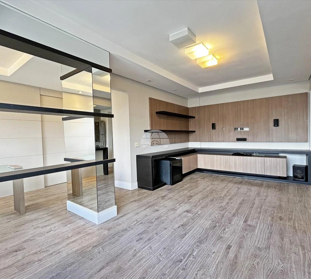 2-bedroom apartment with a washing machine in Curitiba — photo 8