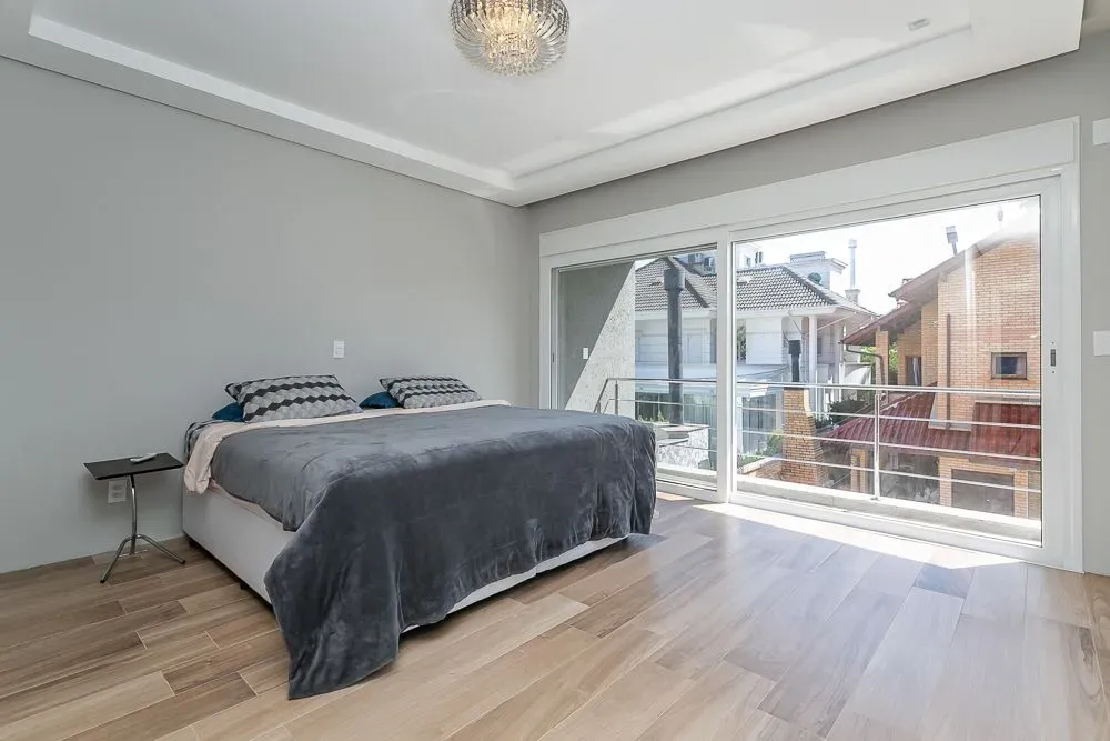 5-bedroom house with 420 m² and 5 bathrooms, integrated kitchen — photo 24