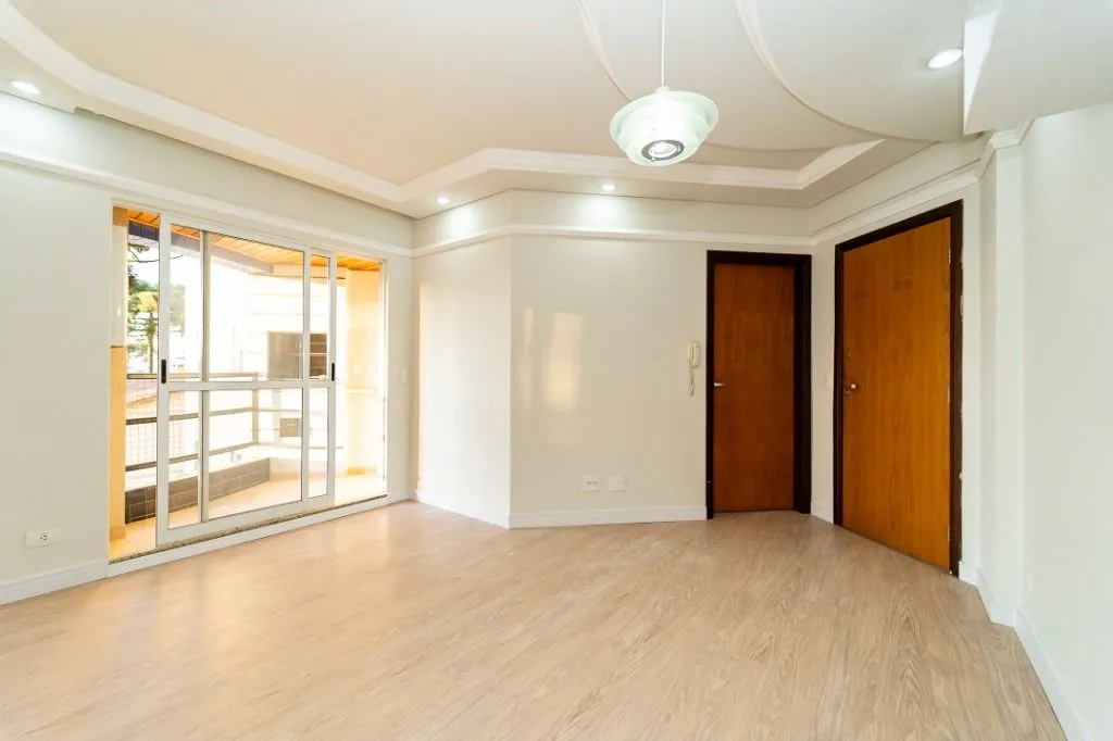 Balcony with a grill in a 2-bedroom apartment, 59 m² — photo 15