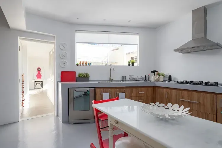 Furnished apartment with 3 bedrooms and an open-plan kitchen — photo 15